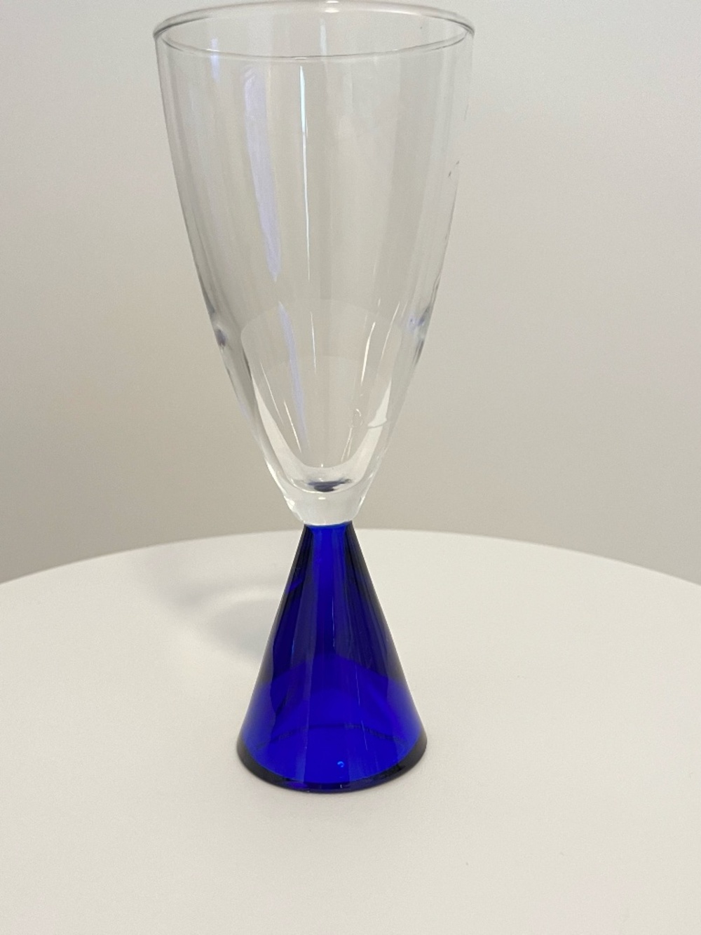 CONTEMPORARY STEMWARE CLEAR WITH COBALT STEMS - 4OZ BAKERS DOZEN